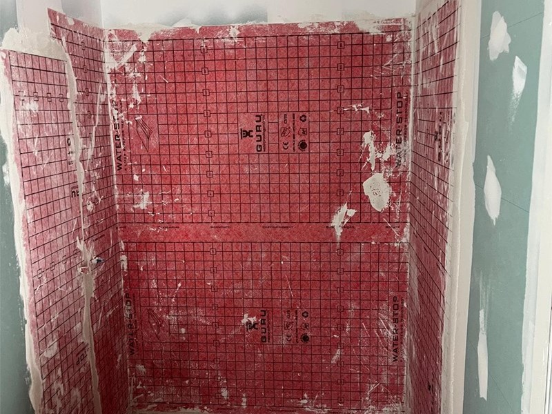 Aislamiento con manta para zonas humedas, baños ... platos de ducha