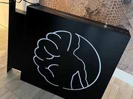 Fabricación de banderola vcon iluminación led