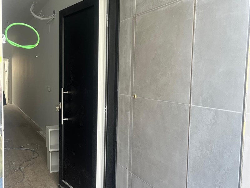 Instalación de puertas de entrada