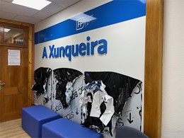 Letras en pvc cortadas en cnc y pintadas en color corporativo
