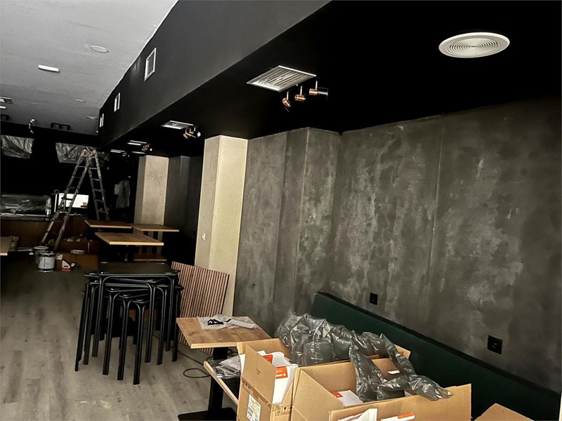 Panelación de paredes, suministro de mobiliario e iluminación según diseño