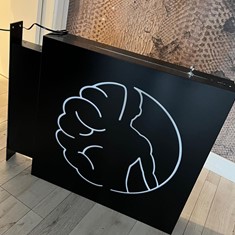 Fabricación de banderola vcon iluminación led