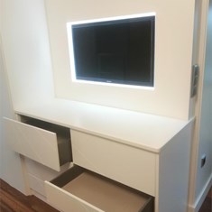mueble a medida tv, y panel en pared