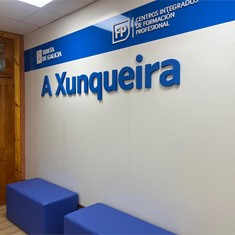 Panelación en panel composite y instalación de letras en pvc 
