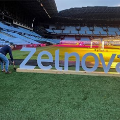 PIeza para evento fabricada en madera de pino y pvc